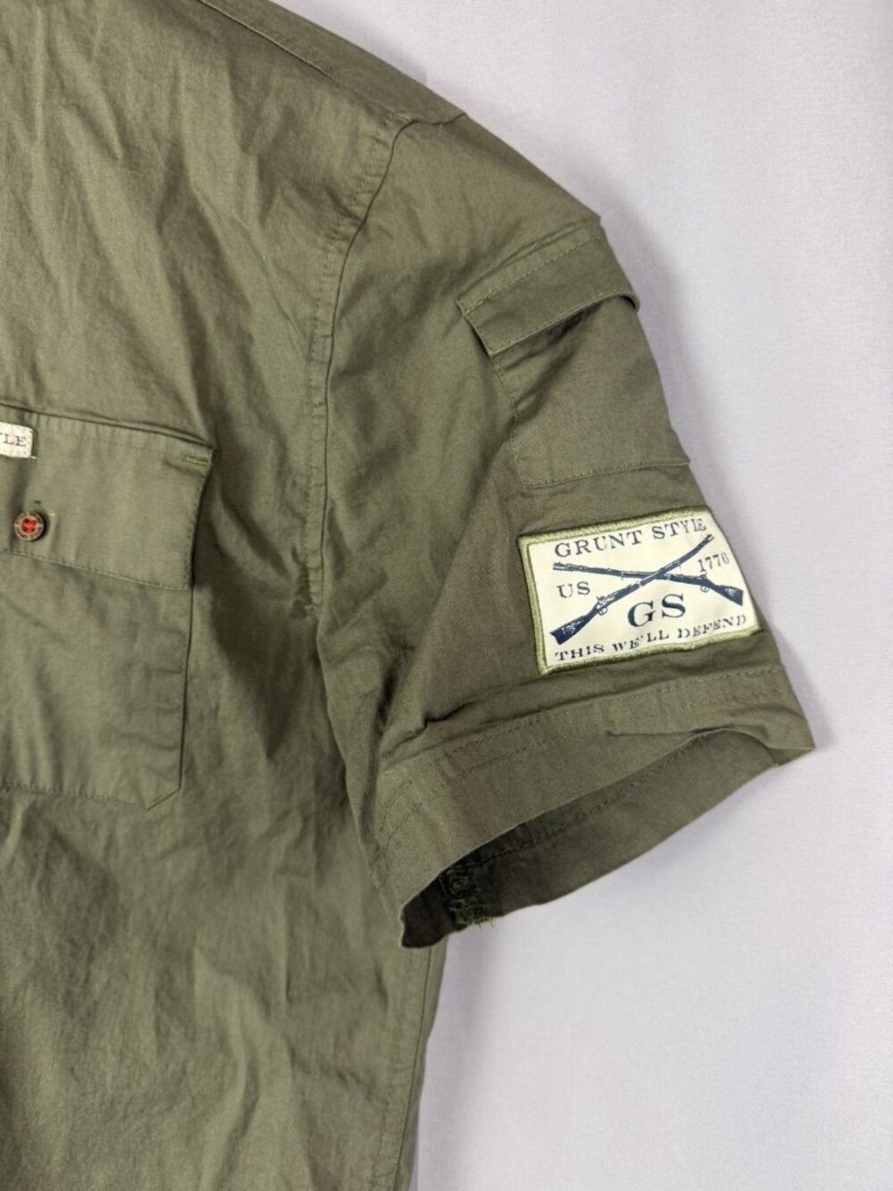 Grunt Style Button Down Shirt Mens Sz Med Garage Flag Patch Military Green New - Picture 5 of 9